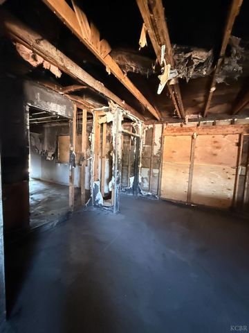 1212 W Water Street, Hanford, CA 93230