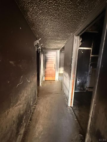1212 W Water Street, Hanford, CA 93230