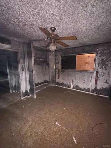 1212 W Water Street, Hanford, CA 93230