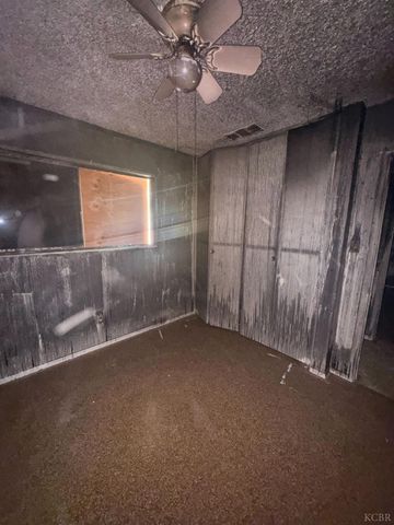 1212 W Water Street, Hanford, CA 93230