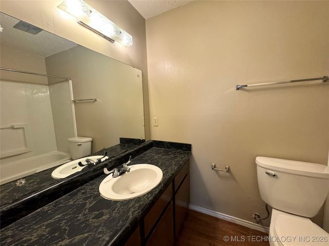 3914 S 125th East Avenue, Tulsa, OK 74146