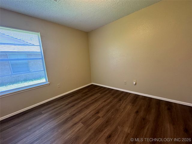 3914 S 125th East Avenue, Tulsa, OK 74146