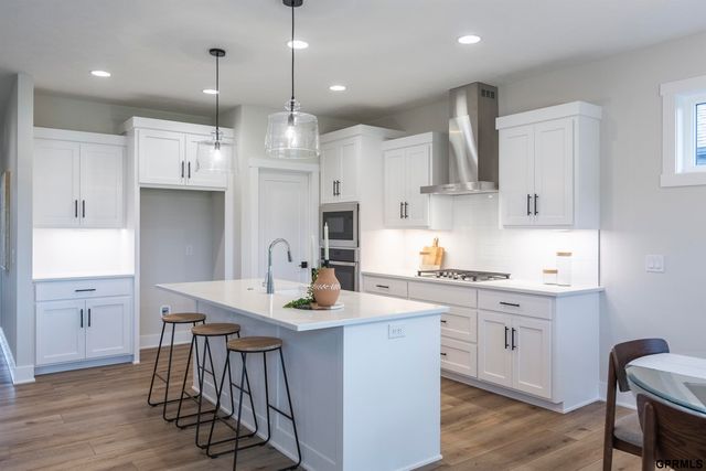 2094 N 182 Avenue Circle, Elkhorn, NE 68022