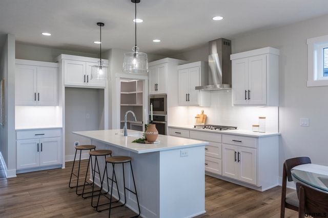 2094 N 182 Avenue Circle, Elkhorn, NE 68022