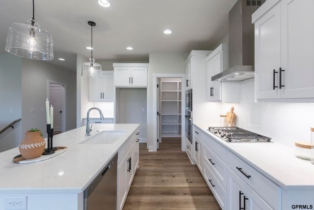 2094 N 182 Avenue Circle, Elkhorn, NE 68022
