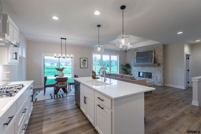 2094 N 182 Avenue Circle, Elkhorn, NE 68022
