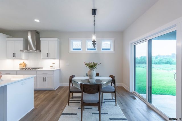 2094 N 182 Avenue Circle, Elkhorn, NE 68022