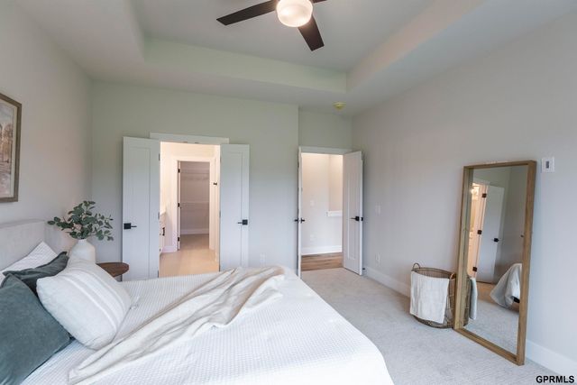 2094 N 182 Avenue Circle, Elkhorn, NE 68022