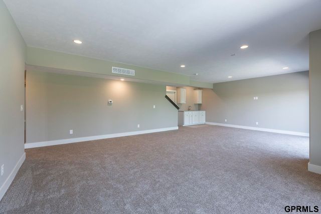 2094 N 182 Avenue Circle, Elkhorn, NE 68022