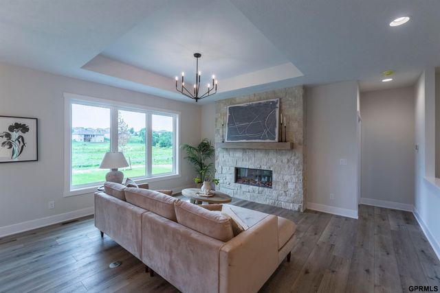 2094 N 182 Avenue Circle, Elkhorn, NE 68022