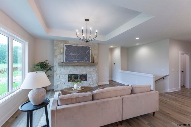 2094 N 182 Avenue Circle, Elkhorn, NE 68022