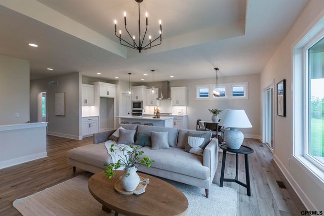 2094 N 182 Avenue Circle, Elkhorn, NE 68022