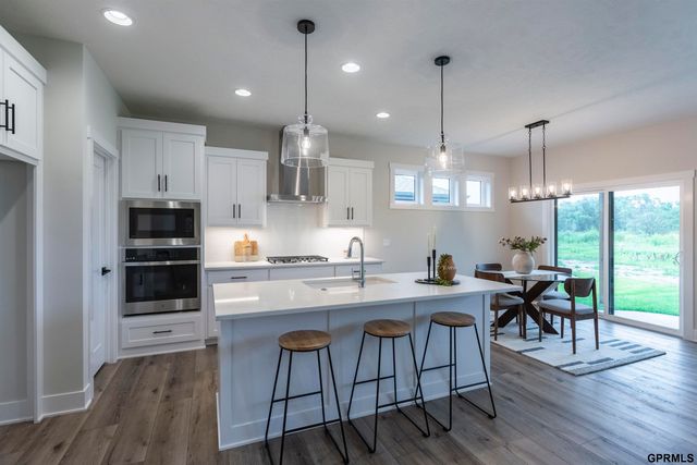 2094 N 182 Avenue Circle, Elkhorn, NE 68022