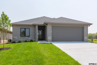 2094 N 182 Avenue Circle, Elkhorn, NE 68022