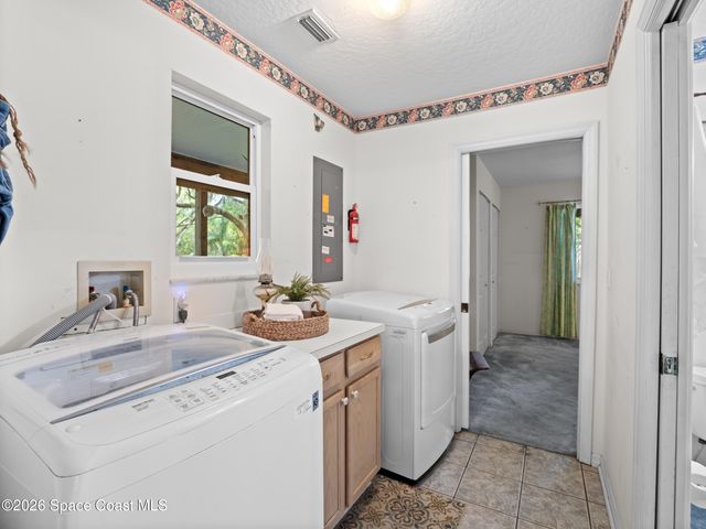 255 Mockingbird Lane, Merritt Island, FL 32953