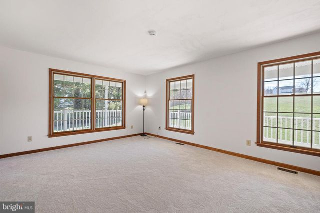 39 LONG DR, Elkton, MD 21921