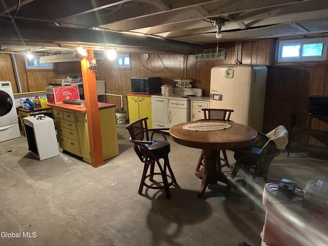 151 S Kingsboro Avenue, Gloversville, NY 12078