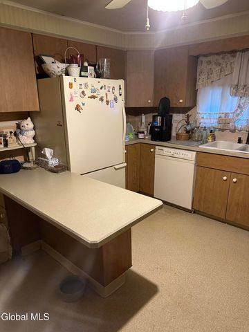 151 S Kingsboro Avenue, Gloversville, NY 12078