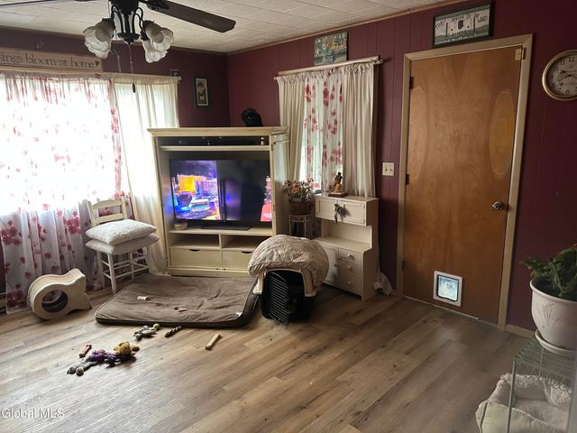 151 S Kingsboro Avenue, Gloversville, NY 12078