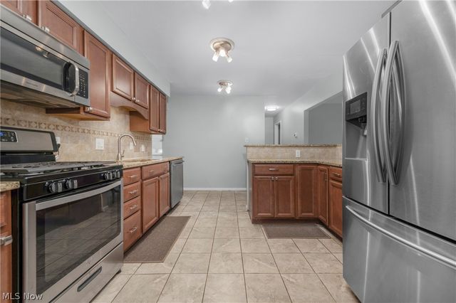 318 Bellaire Road, Avon Lake, OH 44012