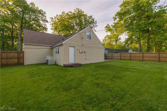 318 Bellaire Road, Avon Lake, OH 44012