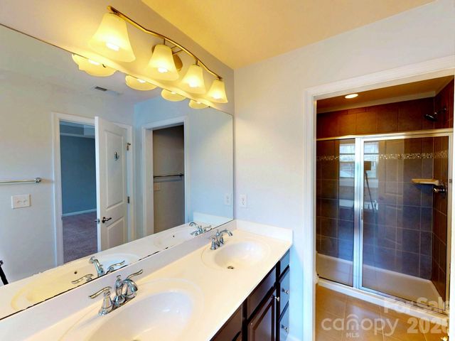 1637 Fleetwood Drive, Charlotte, NC 28208