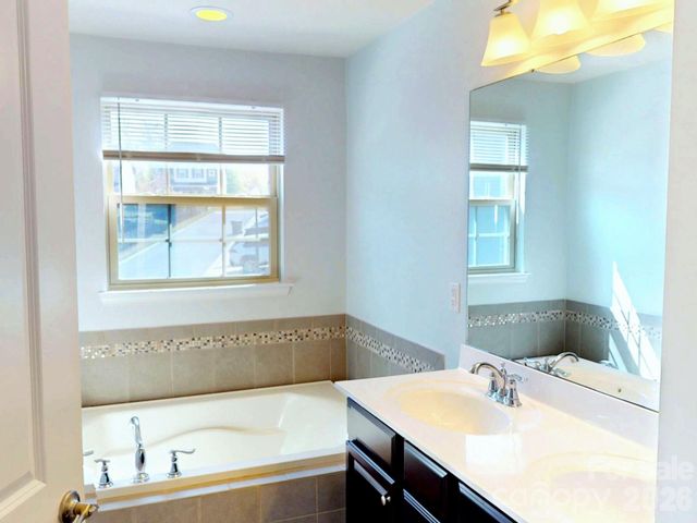 1637 Fleetwood Drive, Charlotte, NC 28208