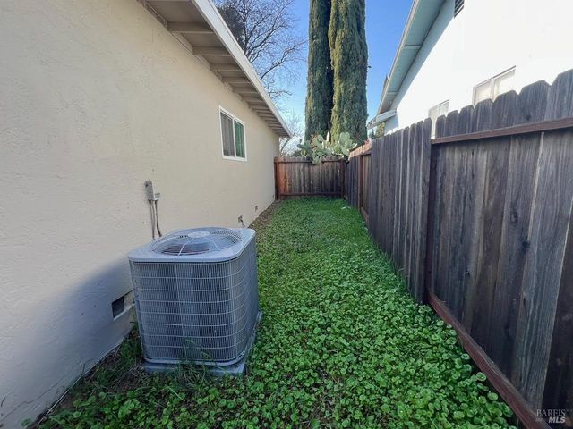 1850 San Juan St, Fairfield, CA 94533