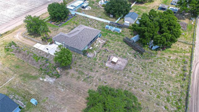 4036 MOORES LAKE ROAD, Dover, FL 33527