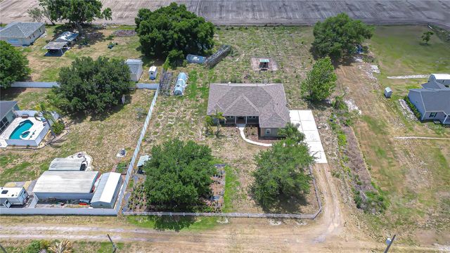 4036 MOORES LAKE ROAD, Dover, FL 33527