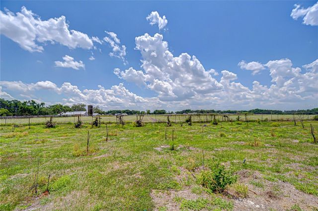 4036 MOORES LAKE ROAD, Dover, FL 33527