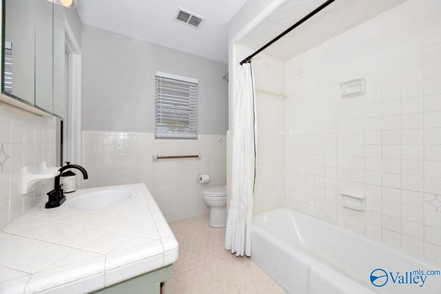 1204 Willowbrook Drive SE APT C, Huntsville, AL 35802