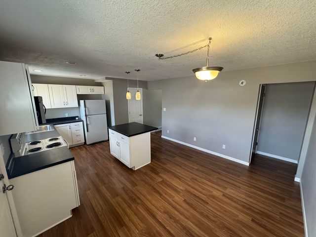 1419 W 2nd Street, Cedar Falls, IA 50613