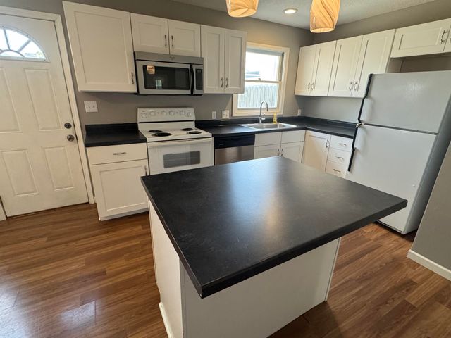 1419 W 2nd Street, Cedar Falls, IA 50613