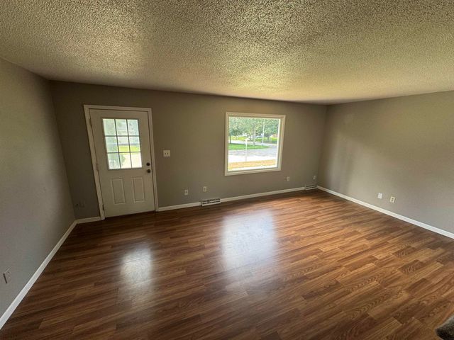 1419 W 2nd Street, Cedar Falls, IA 50613