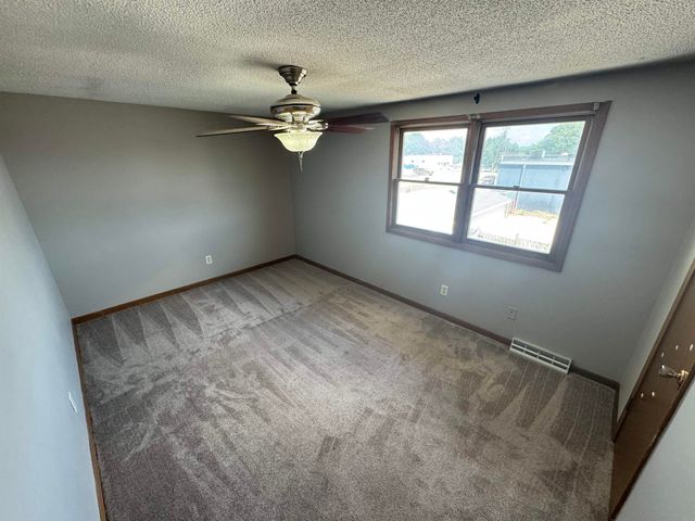 1419 W 2nd Street, Cedar Falls, IA 50613