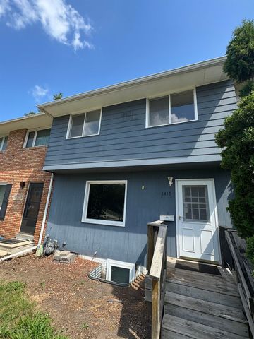 1419 W 2nd Street, Cedar Falls, IA 50613