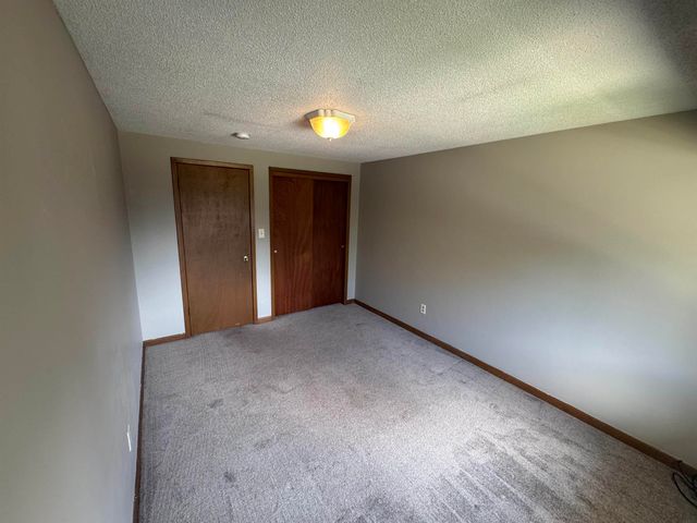 1419 W 2nd Street, Cedar Falls, IA 50613
