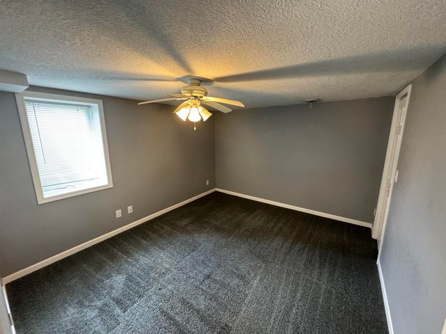 1419 W 2nd Street, Cedar Falls, IA 50613