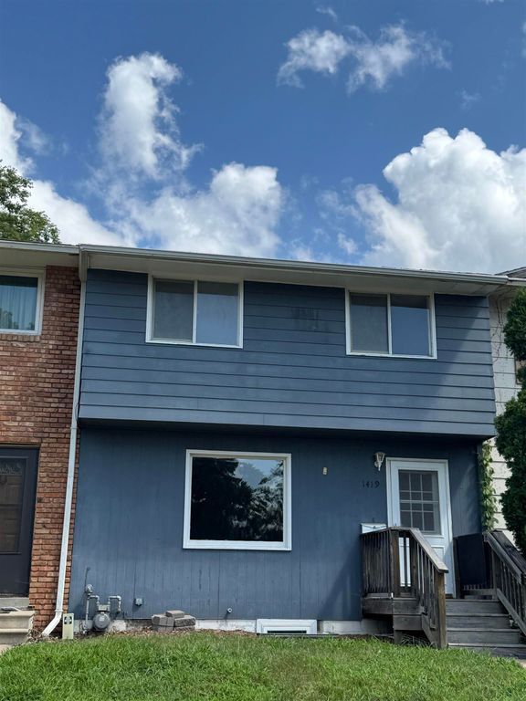 1419 W 2nd Street, Cedar Falls, IA 50613