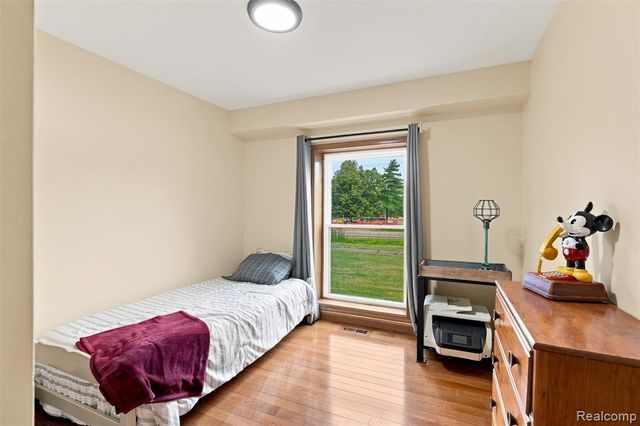 793 N Adams Road, Rochester Hills, MI 48309