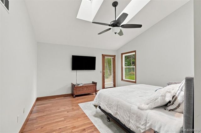 793 N Adams Road, Rochester Hills, MI 48309