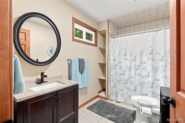 793 N Adams Road, Rochester Hills, MI 48309