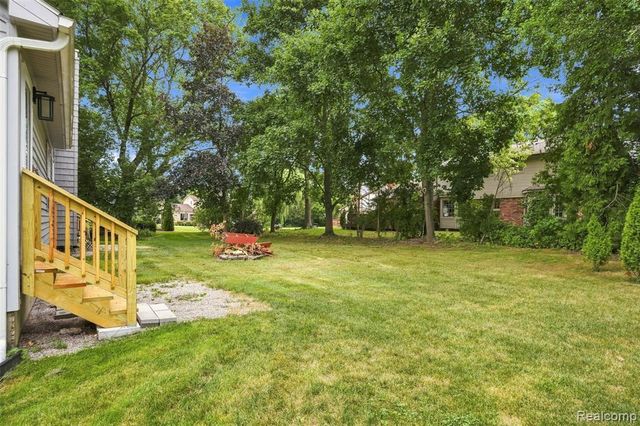 793 N Adams Road, Rochester Hills, MI 48309