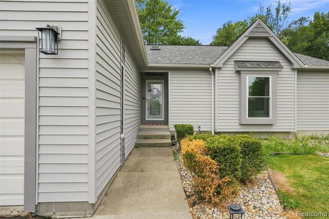 793 N Adams Road, Rochester Hills, MI 48309