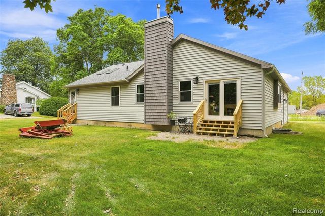 793 N Adams Road, Rochester Hills, MI 48309
