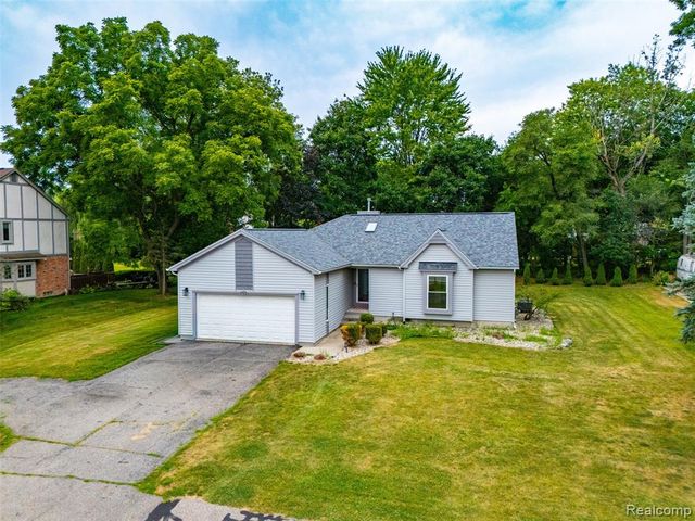 793 N Adams Road, Rochester Hills, MI 48309