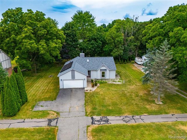 793 N Adams Road, Rochester Hills, MI 48309