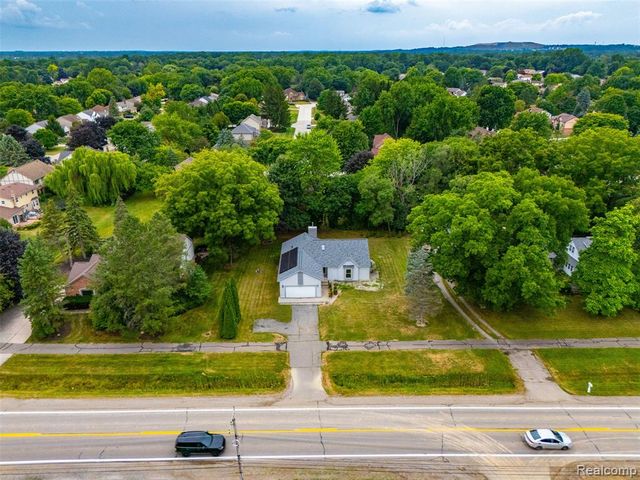793 N Adams Road, Rochester Hills, MI 48309