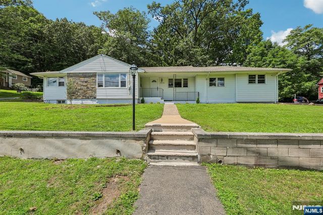 33 Lotz Street, North Haledon, NJ 07508